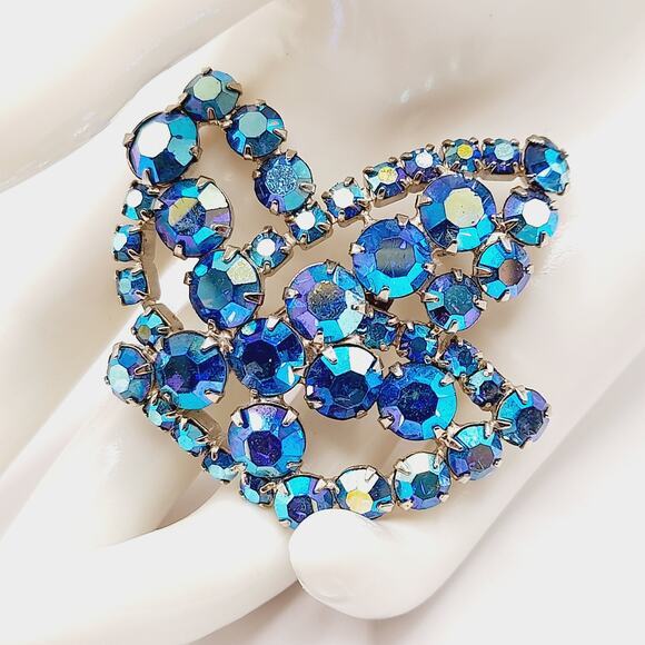 Vintage Blue Aurora Borealis Rhinestone Leaf Brooch, Openwork Rhodium Plated - Picture 3 of 10